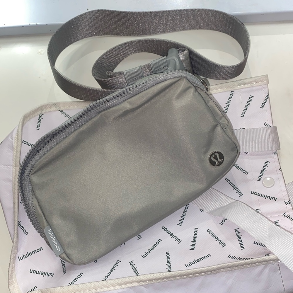 lululemon belt bag